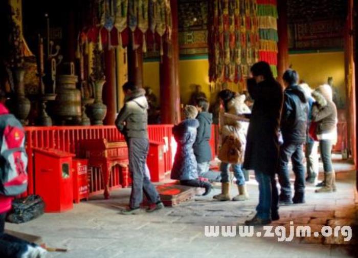 夢見廟會 女人夢到寺廟是什么意思